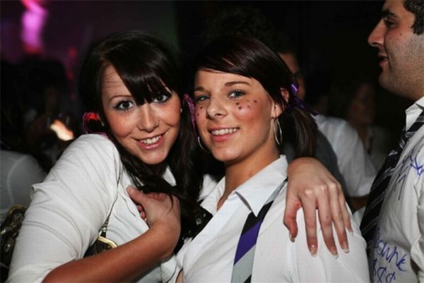 Sexy Girls from School Disco (100 pics)