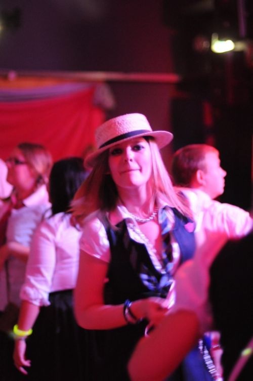 Sexy Girls from School Disco (100 pics)