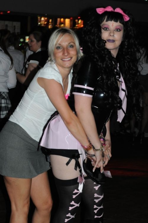 Sexy Girls from School Disco (100 pics)