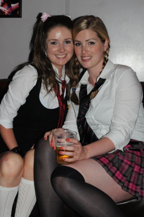 Sexy Girls from School Disco (100 pics)