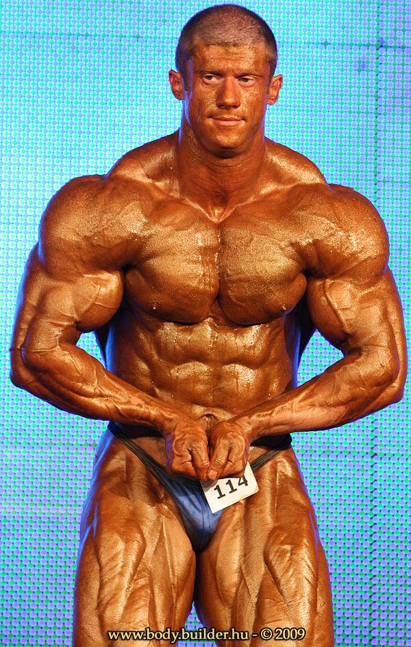 Bodybuilders (90 pics)