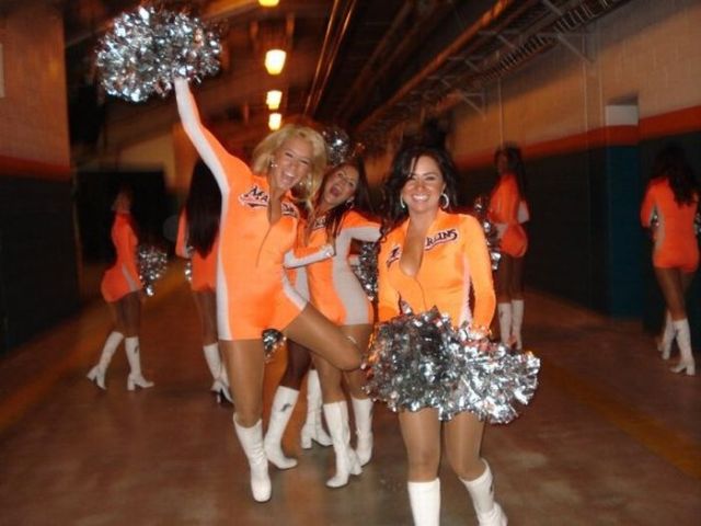 Compilation of Hot Cheerleaders (32 pics)