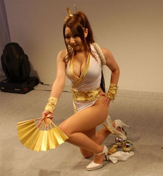 Sexy Cosplay Girls (21 pics)