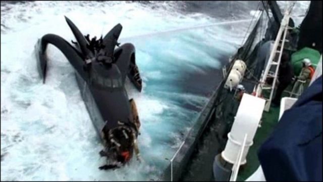 Trimaran Ady Gil Goes Down (15 pics + 2 videos)