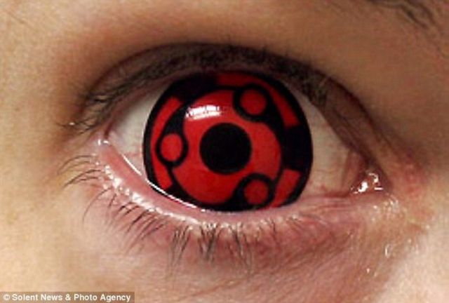 Freaky Contact Lenses (7 pics)