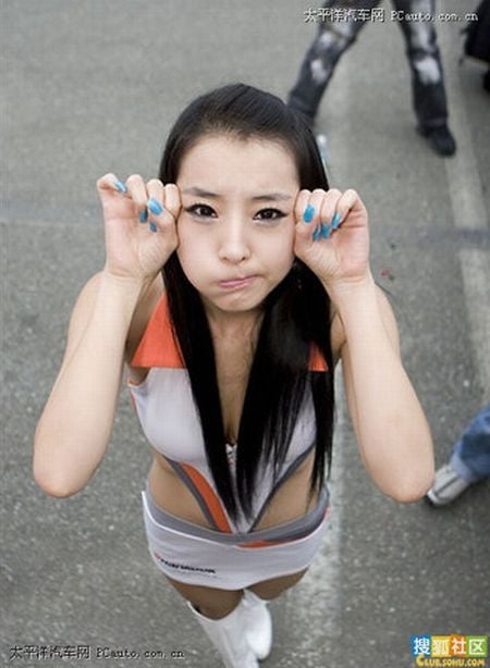 Amusing Model from One Motor Show (12 pics)