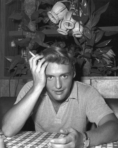 Rare Photographs of Celebrities (125 pics)