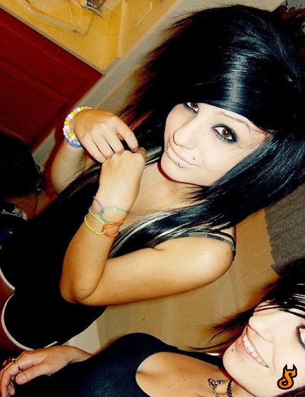 Do Emo Girls Appeal You? (75 pics)