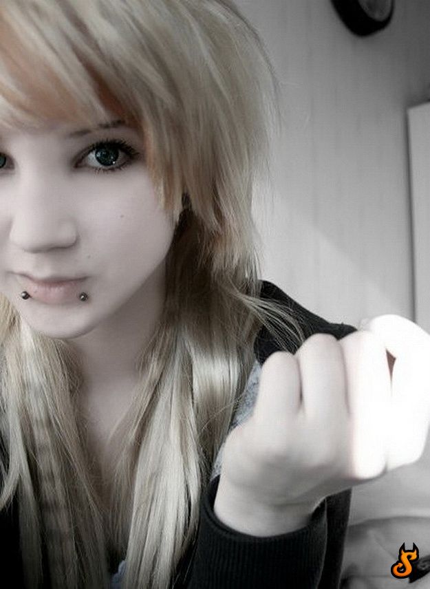 Do Emo Girls Appeal You? (75 pics)