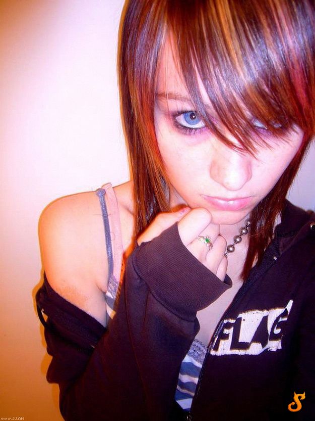 Do Emo Girls Appeal You? (75 pics)