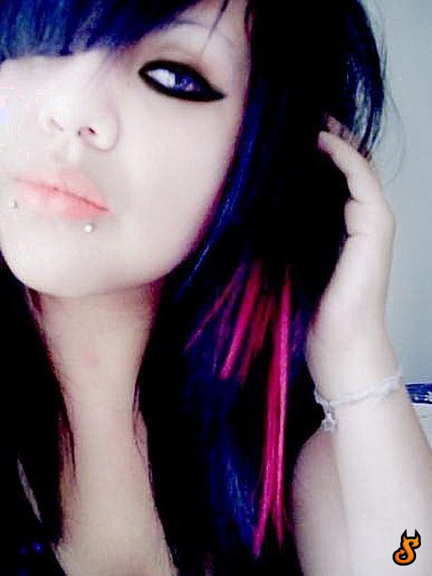 Do Emo Girls Appeal You? (75 pics)