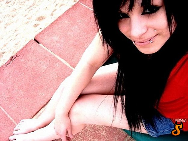 Do Emo Girls Appeal You? (75 pics)