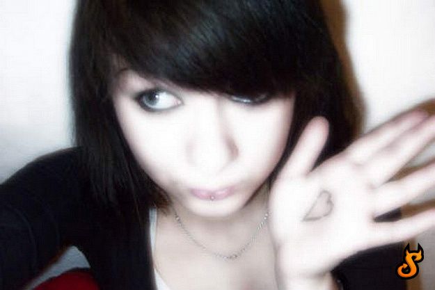 Do Emo Girls Appeal You? (75 pics)