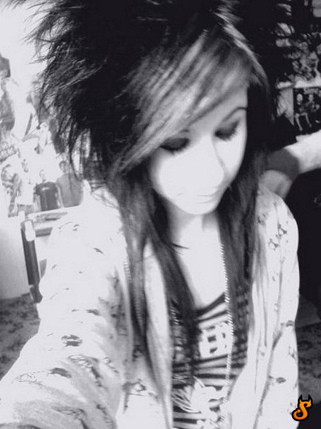 Do Emo Girls Appeal You? (75 pics)