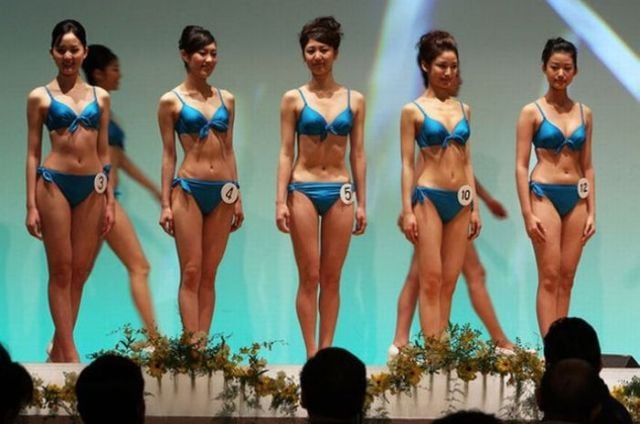 Miss Japan 2010. From Kimonos to Bikinis (9 pics)
