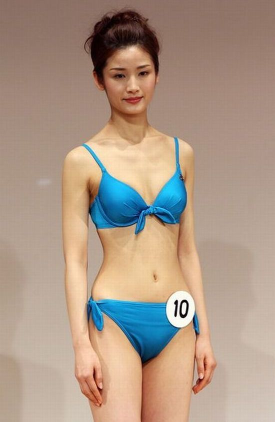 Miss Japan 2010. From Kimonos to Bikinis (9 pics)