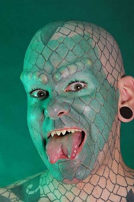 Strange Body Modifications (20 pics)