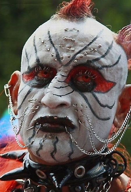 Strange Body Modifications (20 pics)