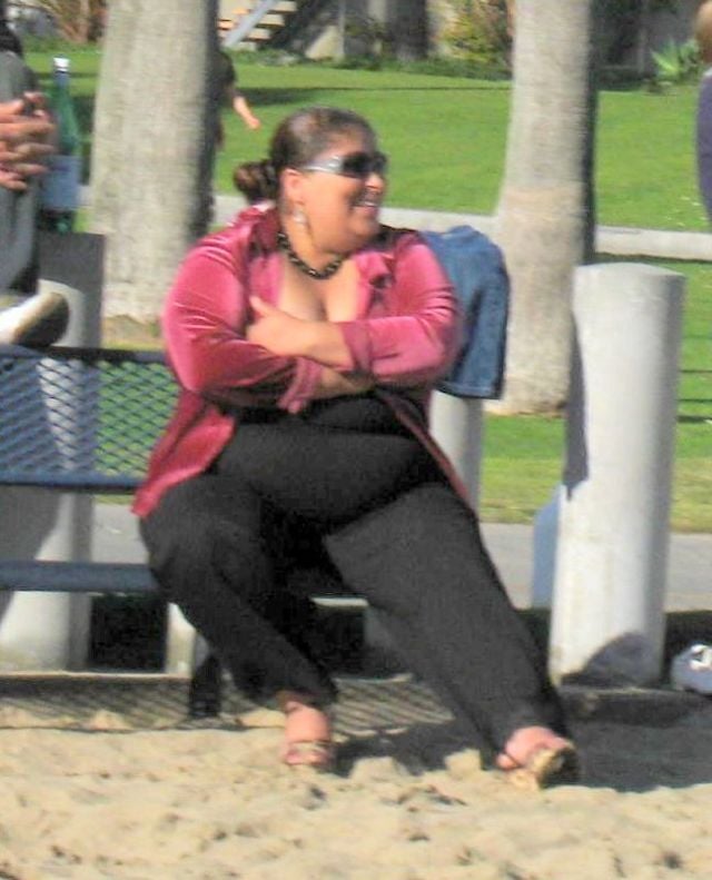 Butts In The Front (29 pics)