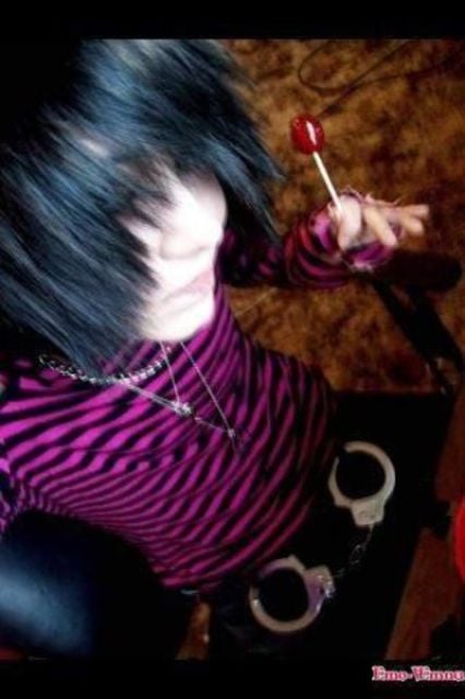 Hot Emo Boys (49 pics)