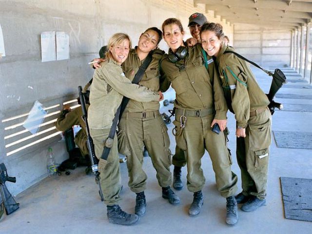 Israeli Military Girls (67 pics) Israeli Military Girls (67 pics)