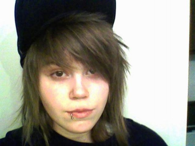 Is It Justin Bieber or a Lesbian Looking Like Him? (25 pics)