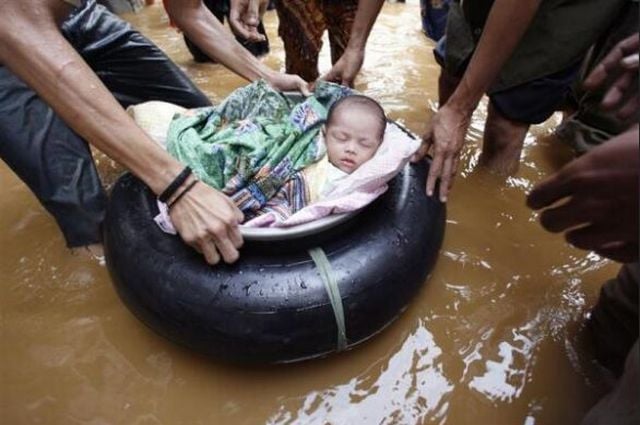 People Sleeping Everywhere (40 pics)