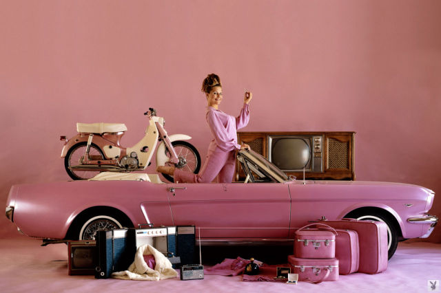 Sexy Playboy Playmates of the Year and Pink Cars (38 pics)