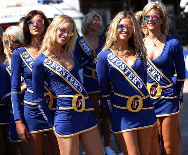 F-1 Sexy Pit Babes (57 pics)