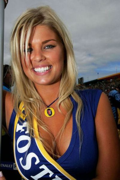 F-1 Sexy Pit Babes (57 pics)