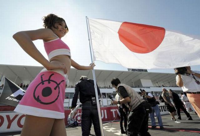 F-1 Sexy Pit Babes (57 pics)