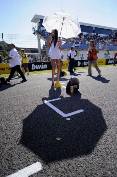 F-1 Sexy Pit Babes (57 pics)