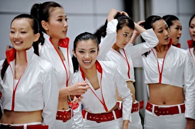 F-1 Sexy Pit Babes (57 pics)