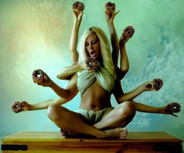 Donuts and Girls &ndash; What More to Ask! (33 pics)