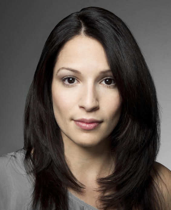 Too Sexy to Work in a Bank (24 pics)