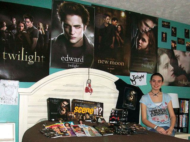 Twilight Fans with Creepy Twilight-Themed Bedrooms (28 pics) Twilight Fans with Creepy Twilight-Themed Bedrooms (28 pics)