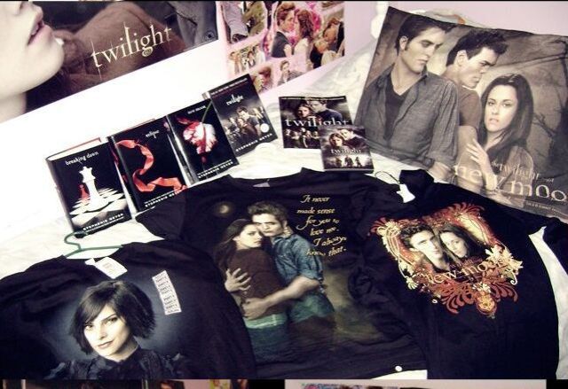 Twilight Fans with Creepy Twilight-Themed Bedrooms (28 pics) Twilight Fans with Creepy Twilight-Themed Bedrooms (28 pics)