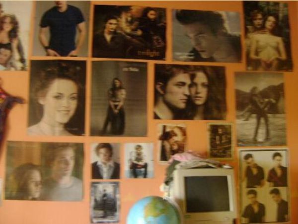 Twilight Fans with Creepy Twilight-Themed Bedrooms (28 pics) Twilight Fans with Creepy Twilight-Themed Bedrooms (28 pics)