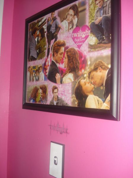 Twilight Fans with Creepy Twilight-Themed Bedrooms (28 pics) Twilight Fans with Creepy Twilight-Themed Bedrooms (28 pics)