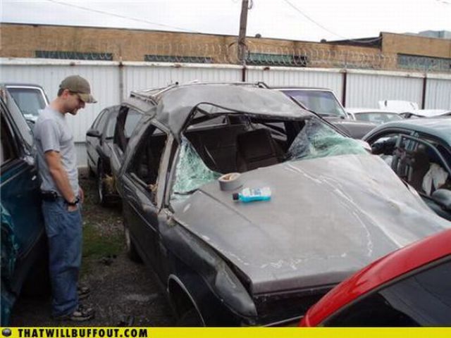 Cars in Hilarious and Weird Situations (83 pics)