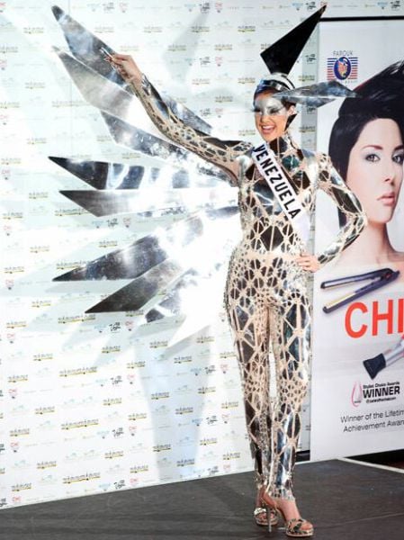 National Costumes at Miss Universe 2010 (30 pics)