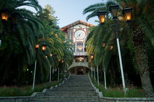 A Paradise That Became a Ghost Town (31 pics)