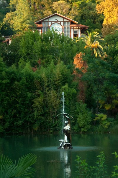 A Paradise That Became a Ghost Town (31 pics)