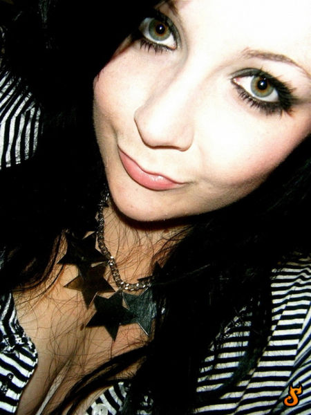 Emo Babes (71 pics)