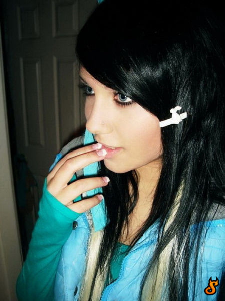 Emo Babes (71 pics) Emo Babes (71 pics)