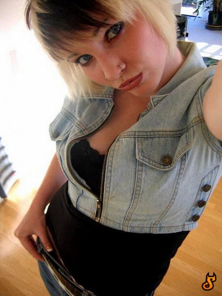 new selection with emo girls 35 pics 31.html - 35 HD Photos | Premium Gallery 2010