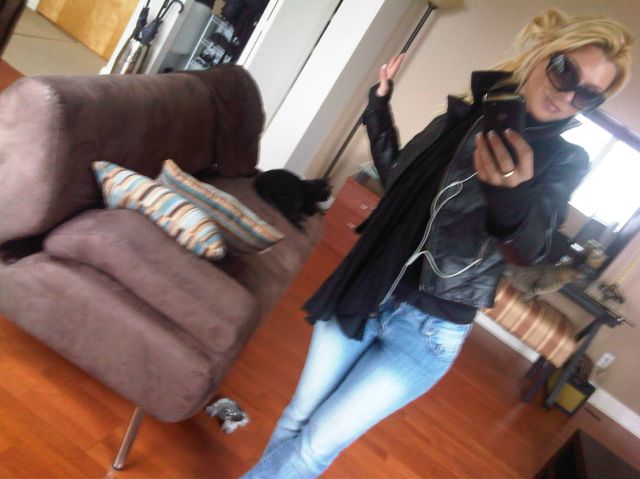 Izismile Babe Roll Call: Carole-Anne