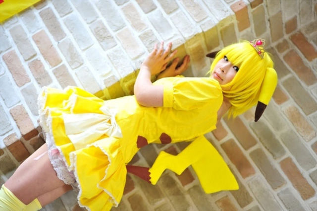 Cute Girls in Pokemon Cosplays