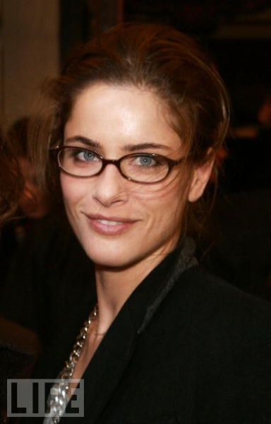 Hot Celebrities Wearing Glasses
