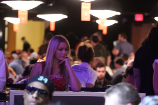 Sexy Poker Women